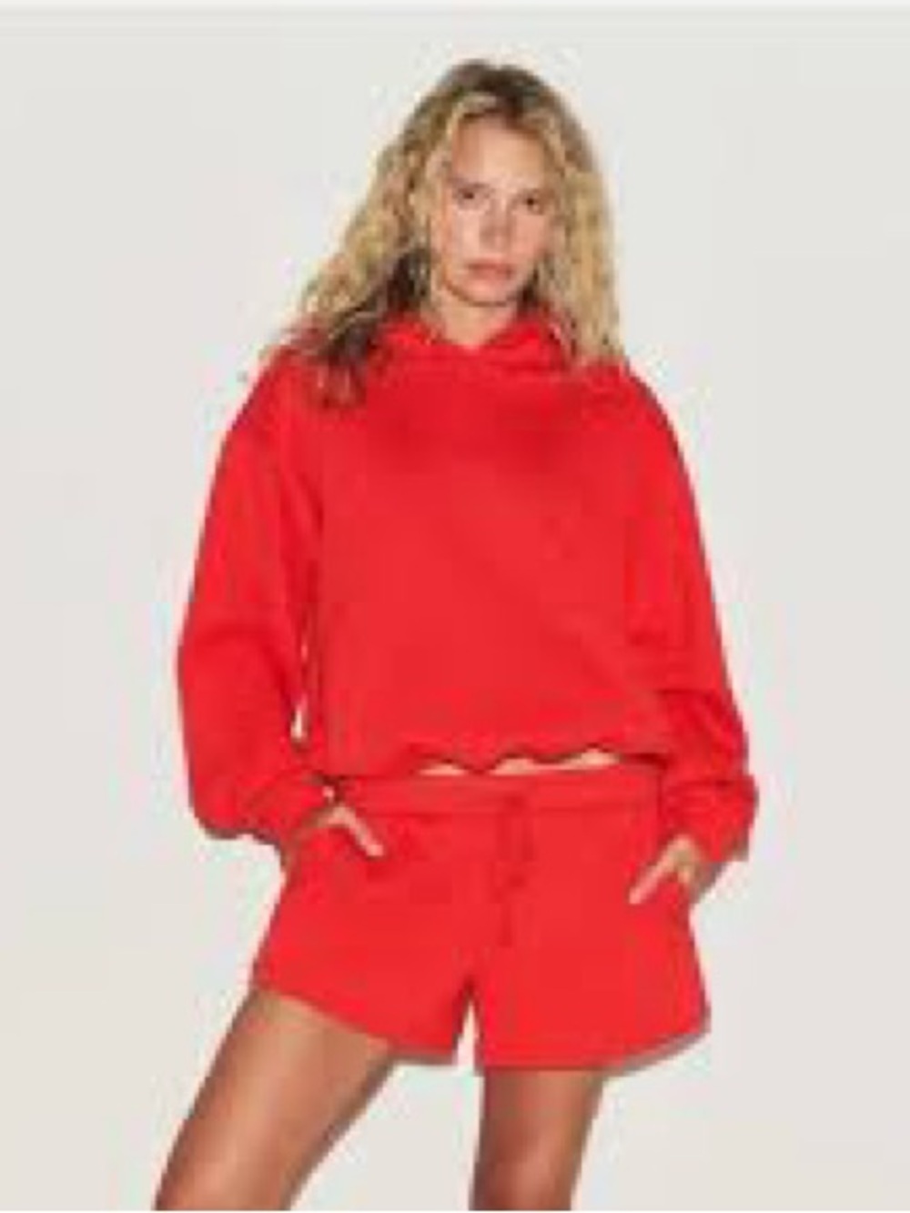 Skims cotton fleece classic pullover hoodie 
Color ruby